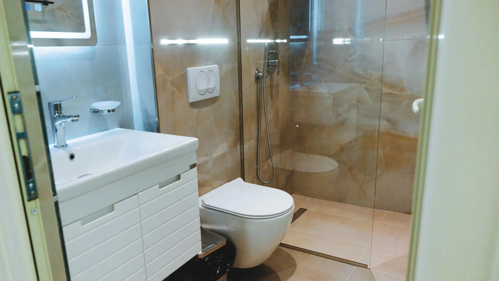 Hotel Ruko Boutique Golem