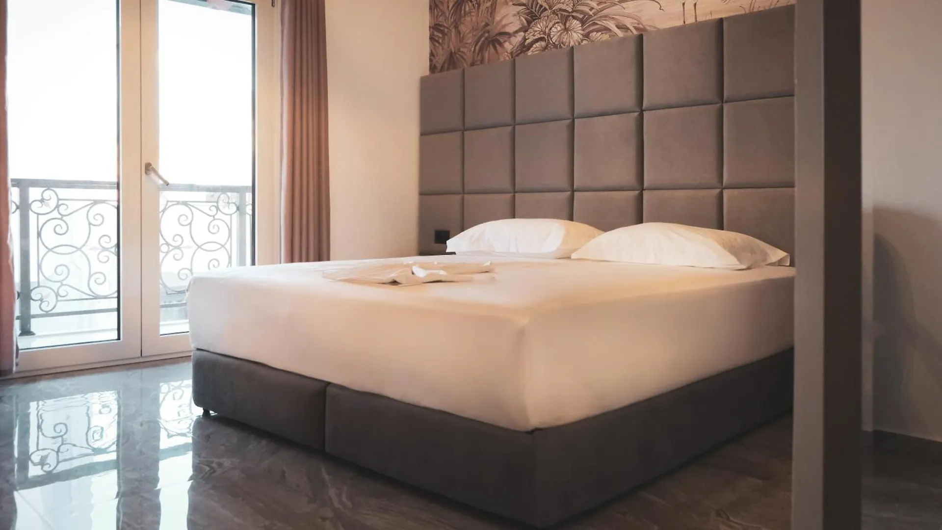 Hotel Ruko Boutique Golem