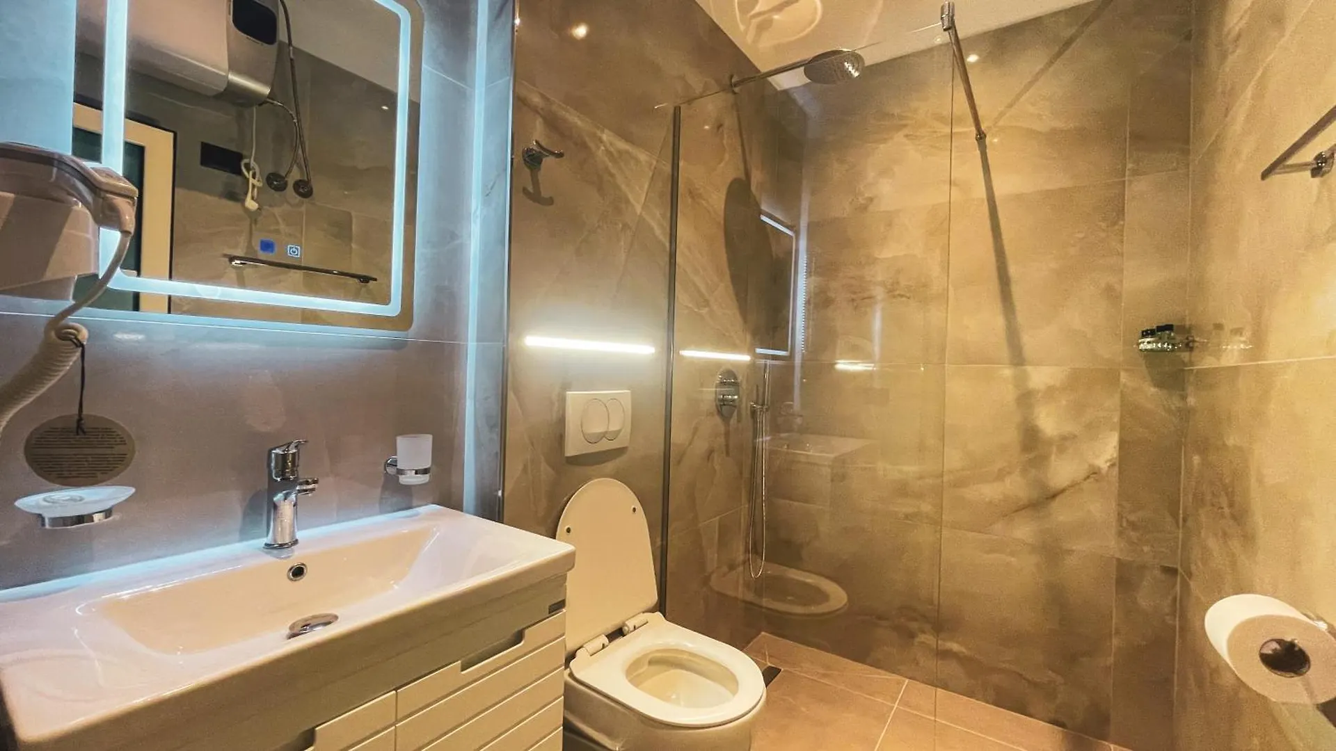 Hotel Ruko Boutique Golem  4*, Golem (Tirana) Albanië